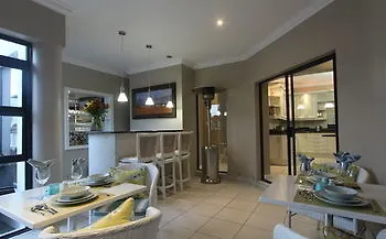 Sunset Beach Lodge & Spa Bloubergstrand Hotel