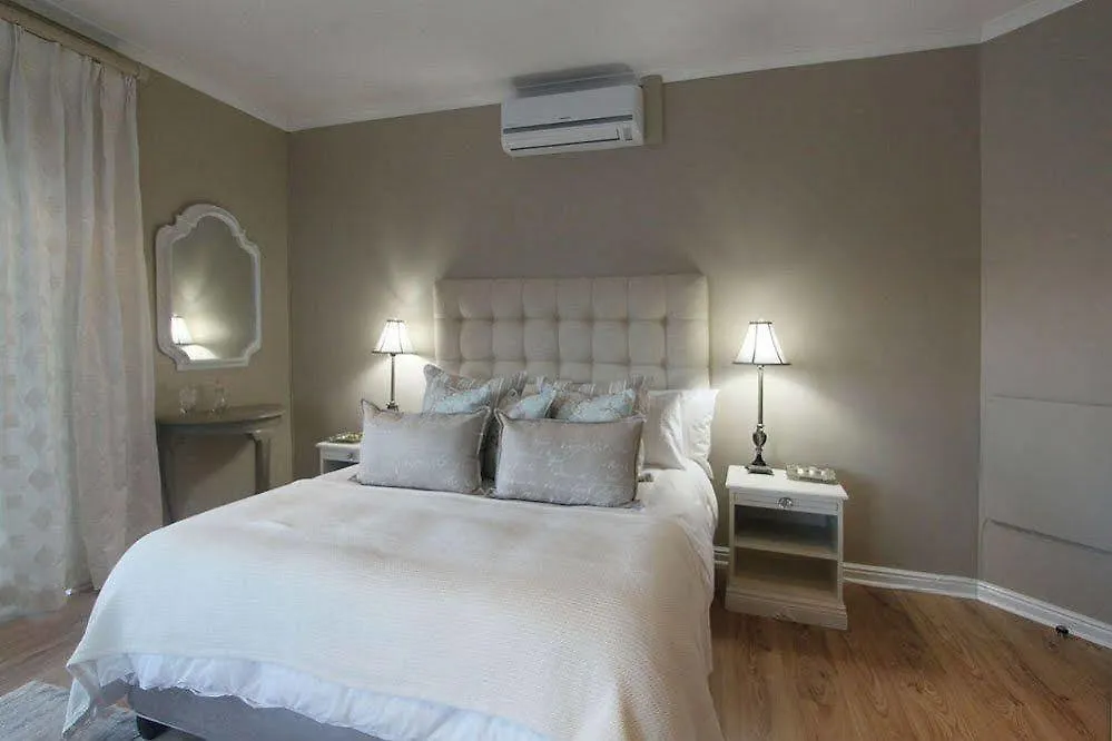 Sunset Beach Lodge & Spa Bloubergstrand 4*,  South Africa