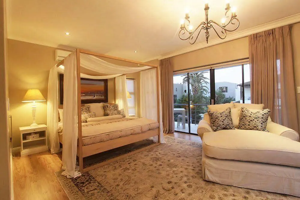 Sunset Beach Lodge & Spa Bloubergstrand South Africa