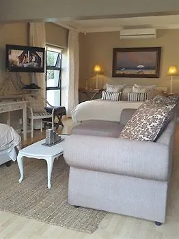 Sunset Beach Lodge & Spa Bloubergstrand 4*,