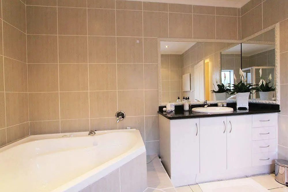 Ξενοδοχείο Sunset Beach Lodge & Spa Bloubergstrand